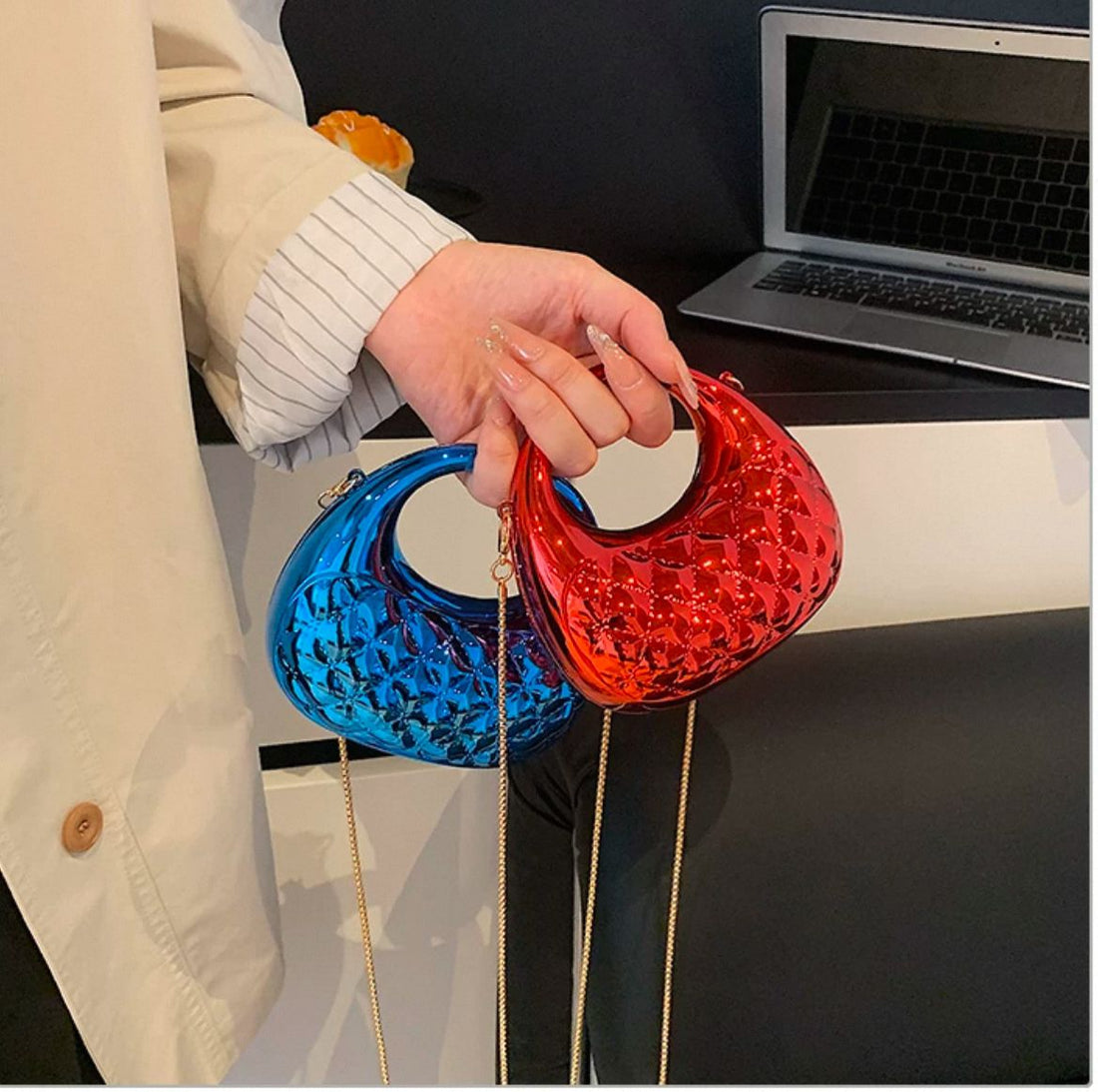 Stella Chic Moon Bag – Acrylic Mini Chain Bag